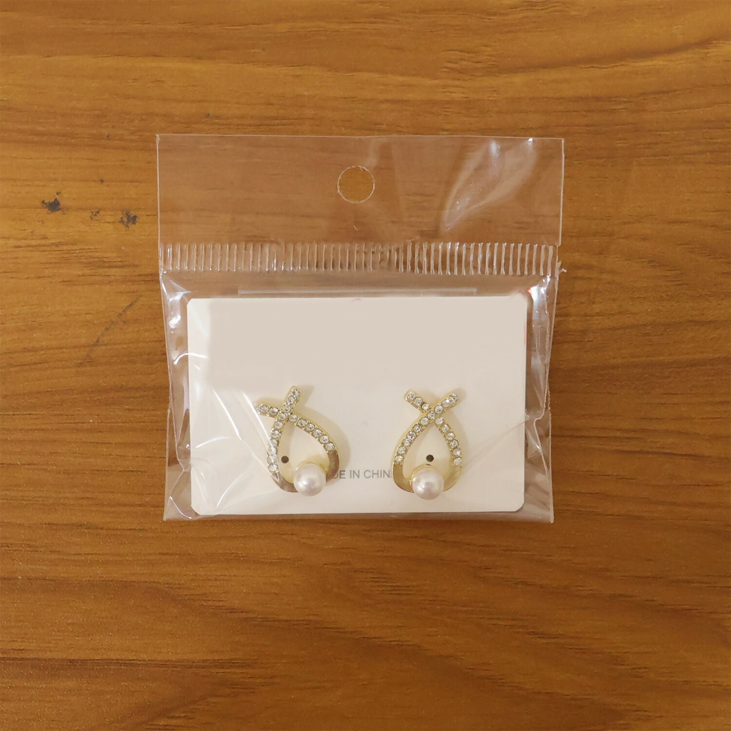 Crystal Pearl Drop Stud Earrings – Elegant Korean Style Design