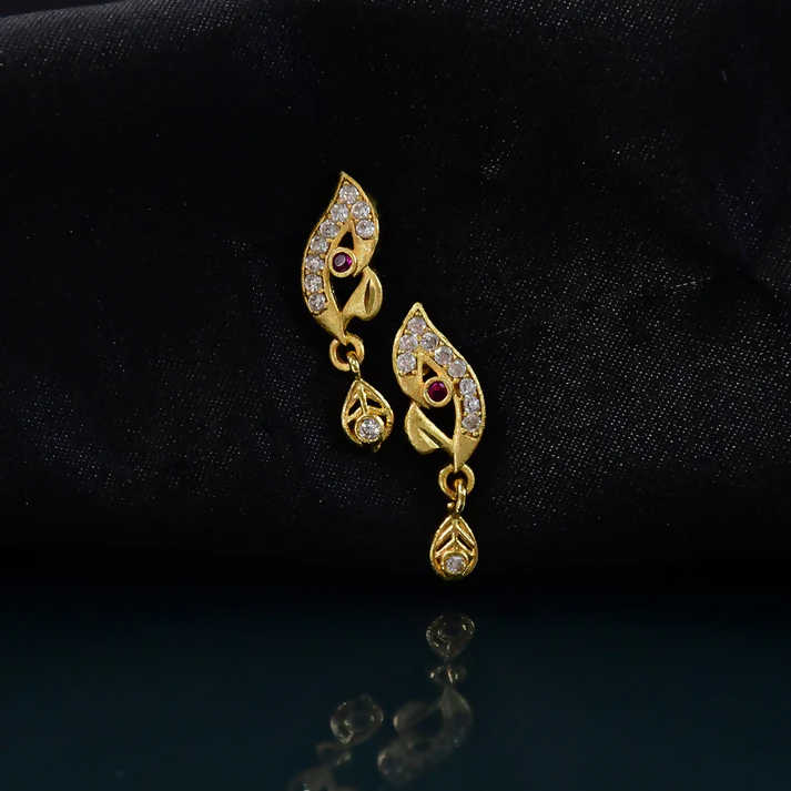 Gold Leaf Pattern Earrings – Elegant Stone Work & Drop Charm