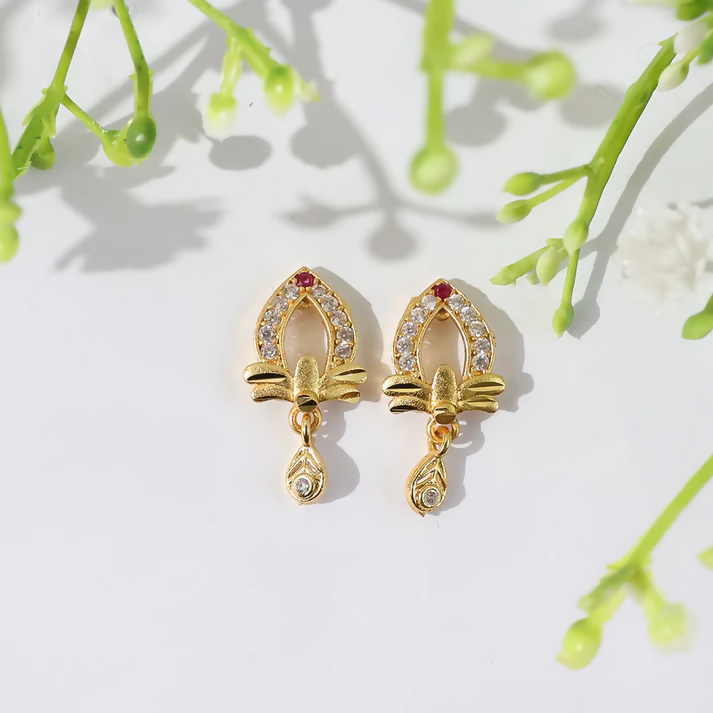 Gold Earrings with Elegant Teardrop Cut & Crystal Work
