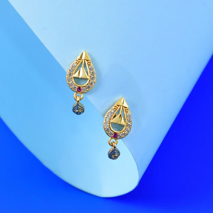 Teardrop Gold Earrings – Elegant Cutwork Design with Hanging Stone