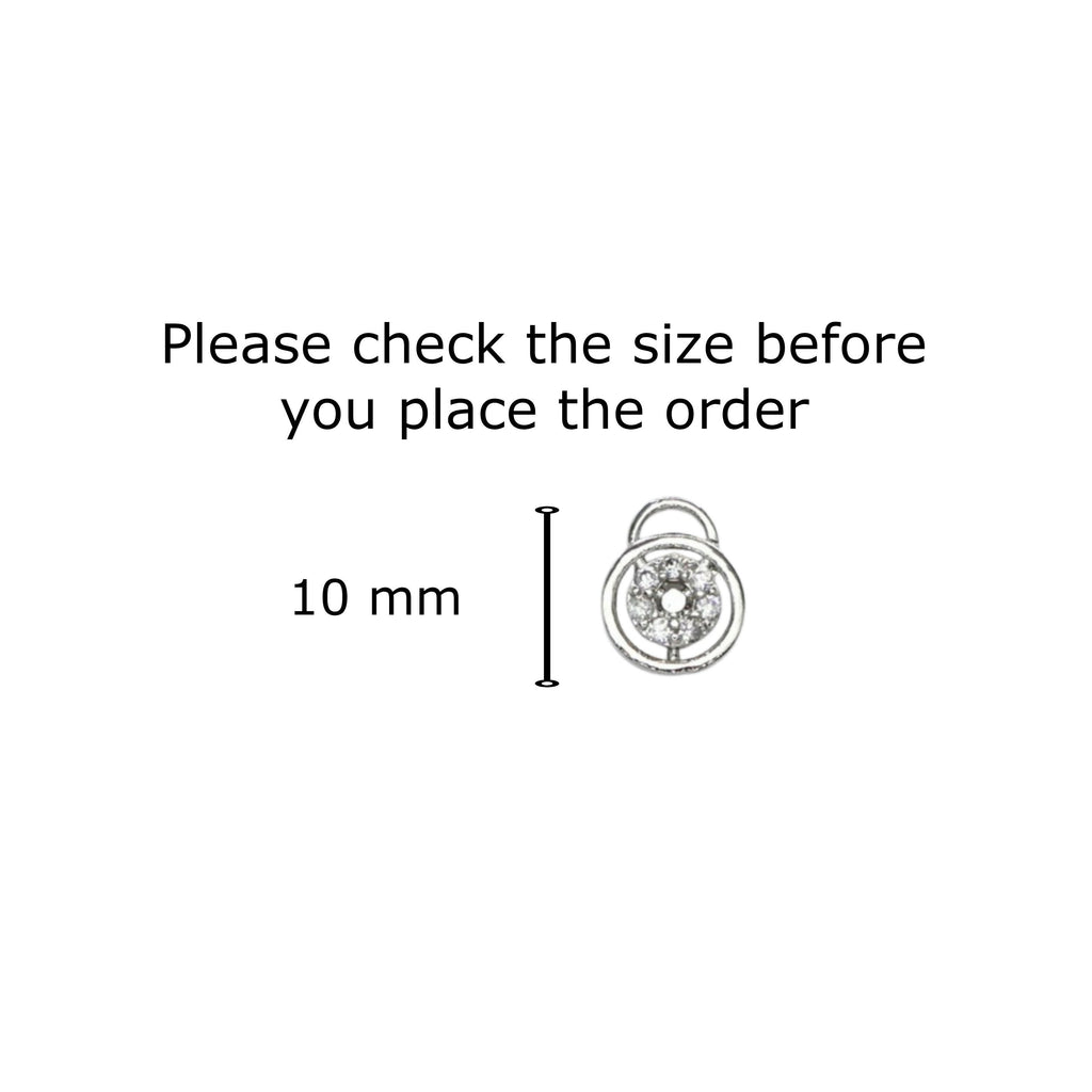 Diamond-Look Silver Stud Earrings – Elegant Floral Design