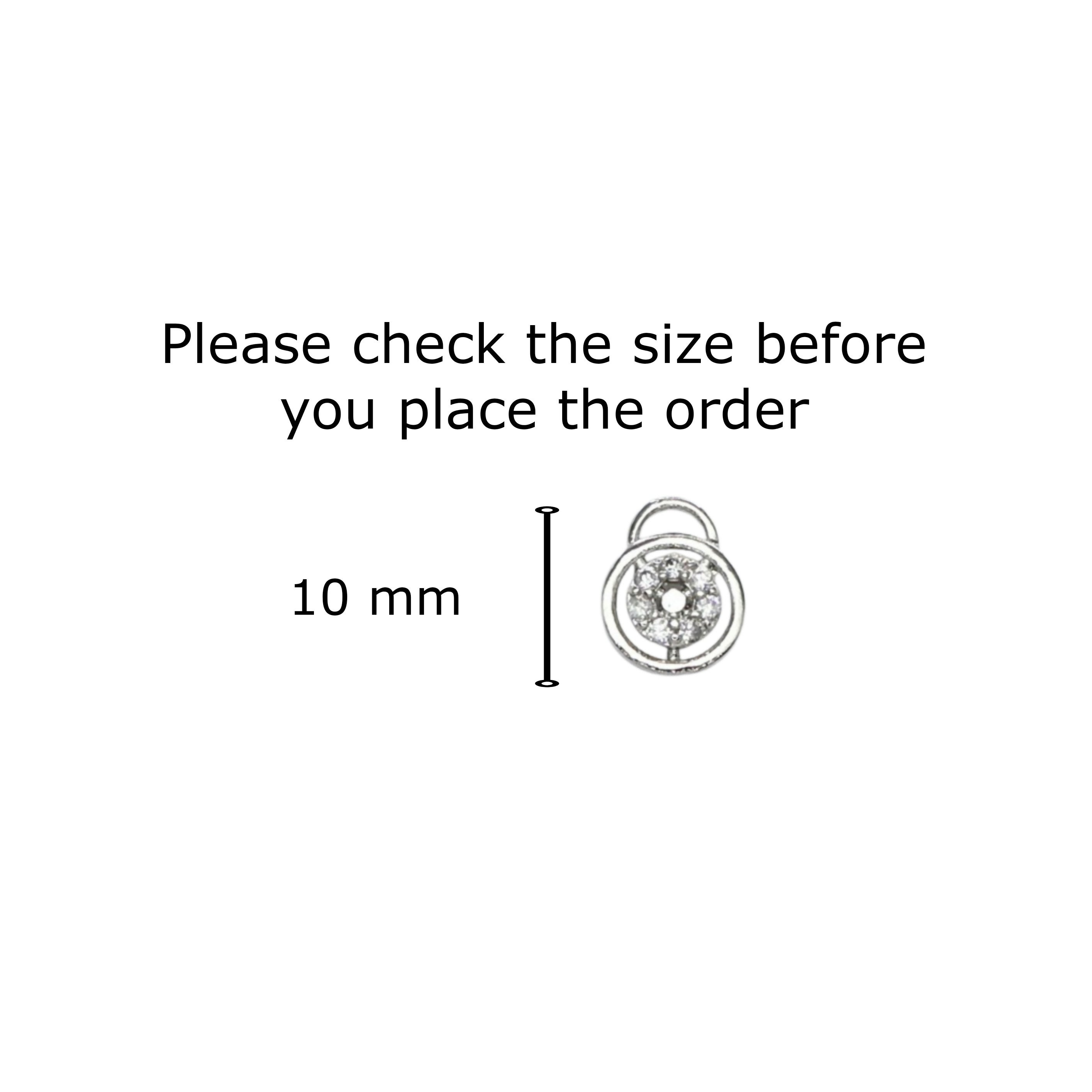 Diamond-Look Silver Stud Earrings – Elegant Floral Design