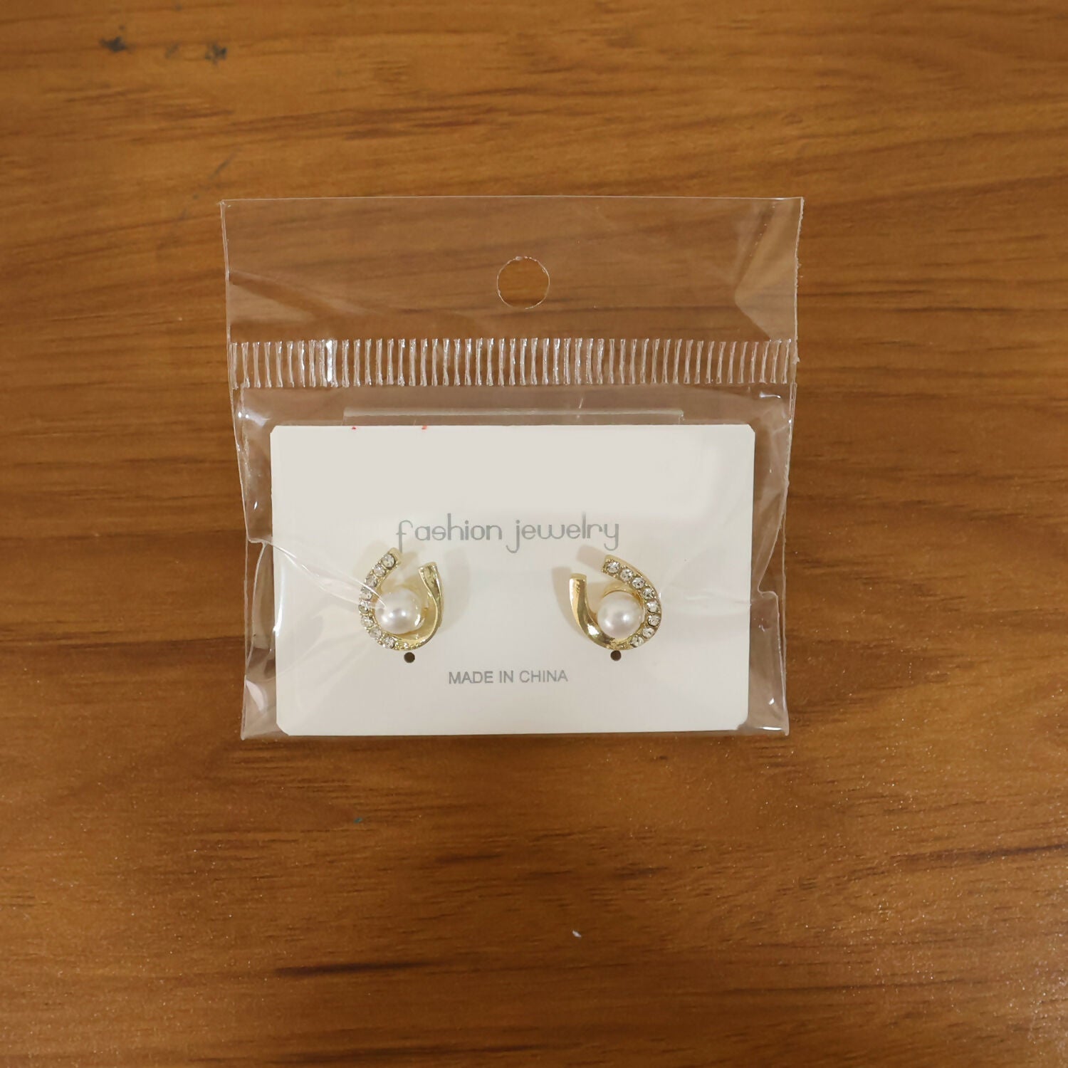 Pearl U-Shape Stud Earrings – Korean Style Elegant Fashion Jewelry