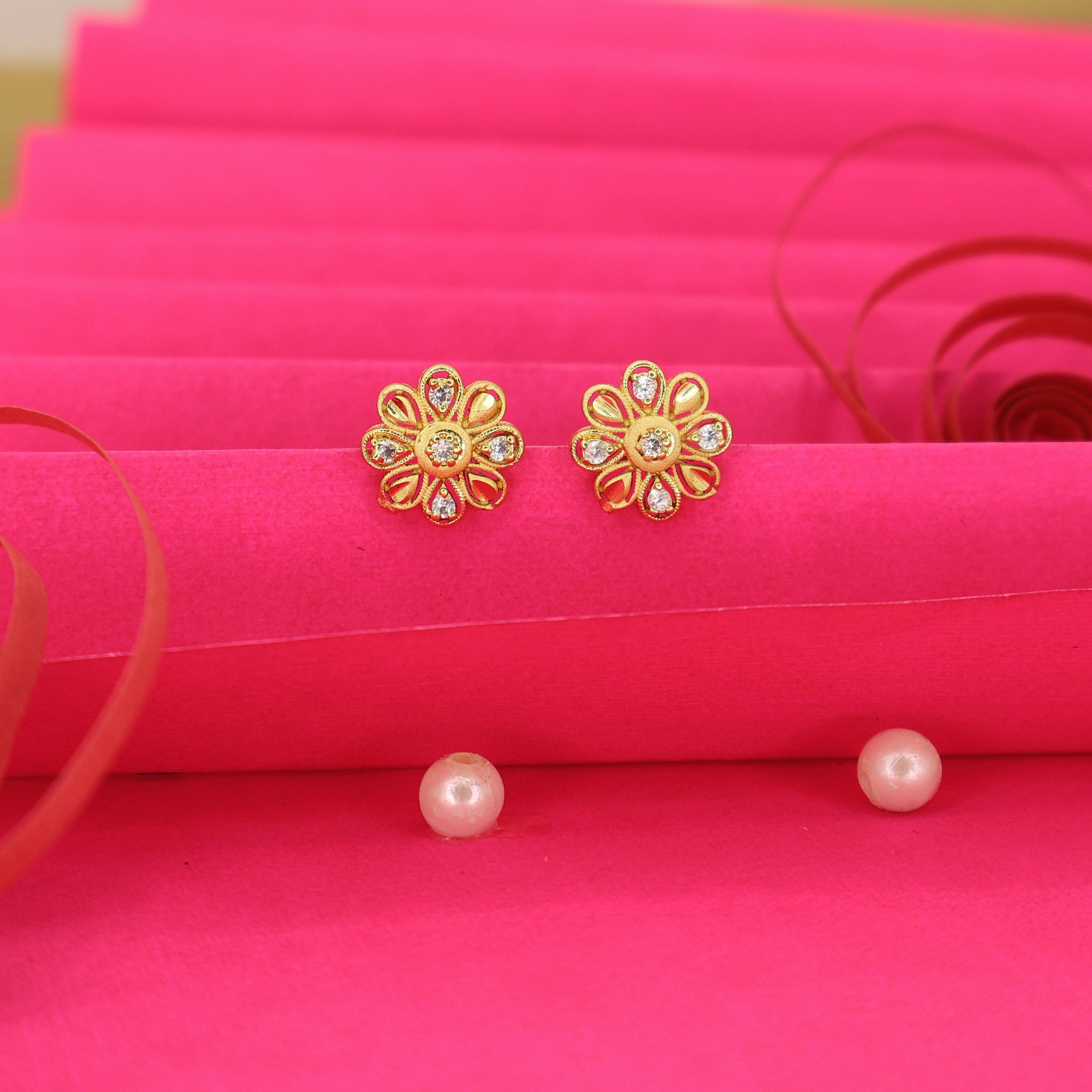 Gold Flower Stud Earrings – Elegant Dainty Floral Design
