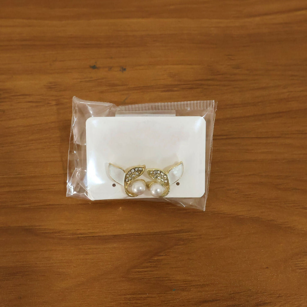 Pearl Leaf Stud Earrings – Elegant Korean Gold Plated Jewellery