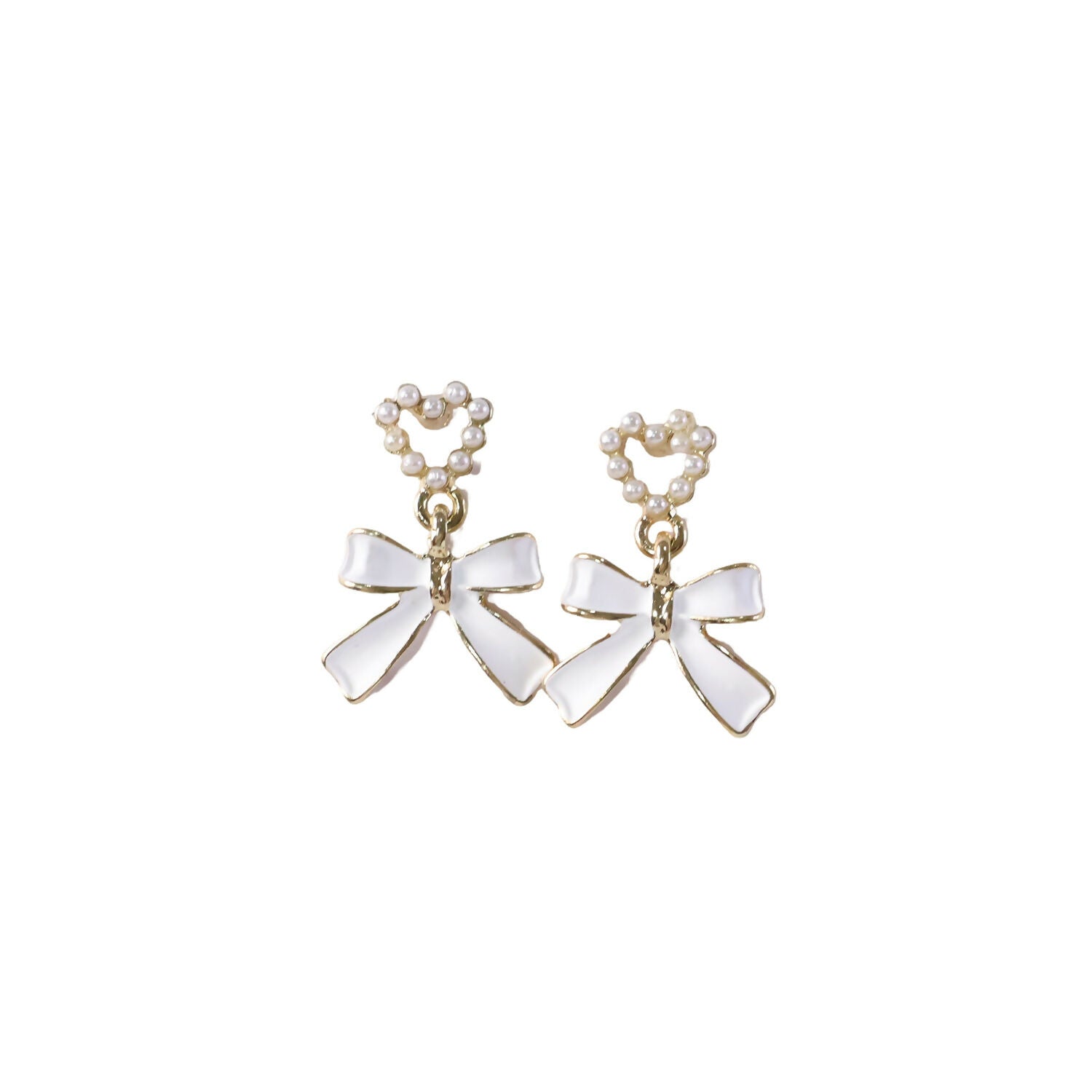 Pearl Heart & Bow Earrings – Elegant Vintage Gold Trim