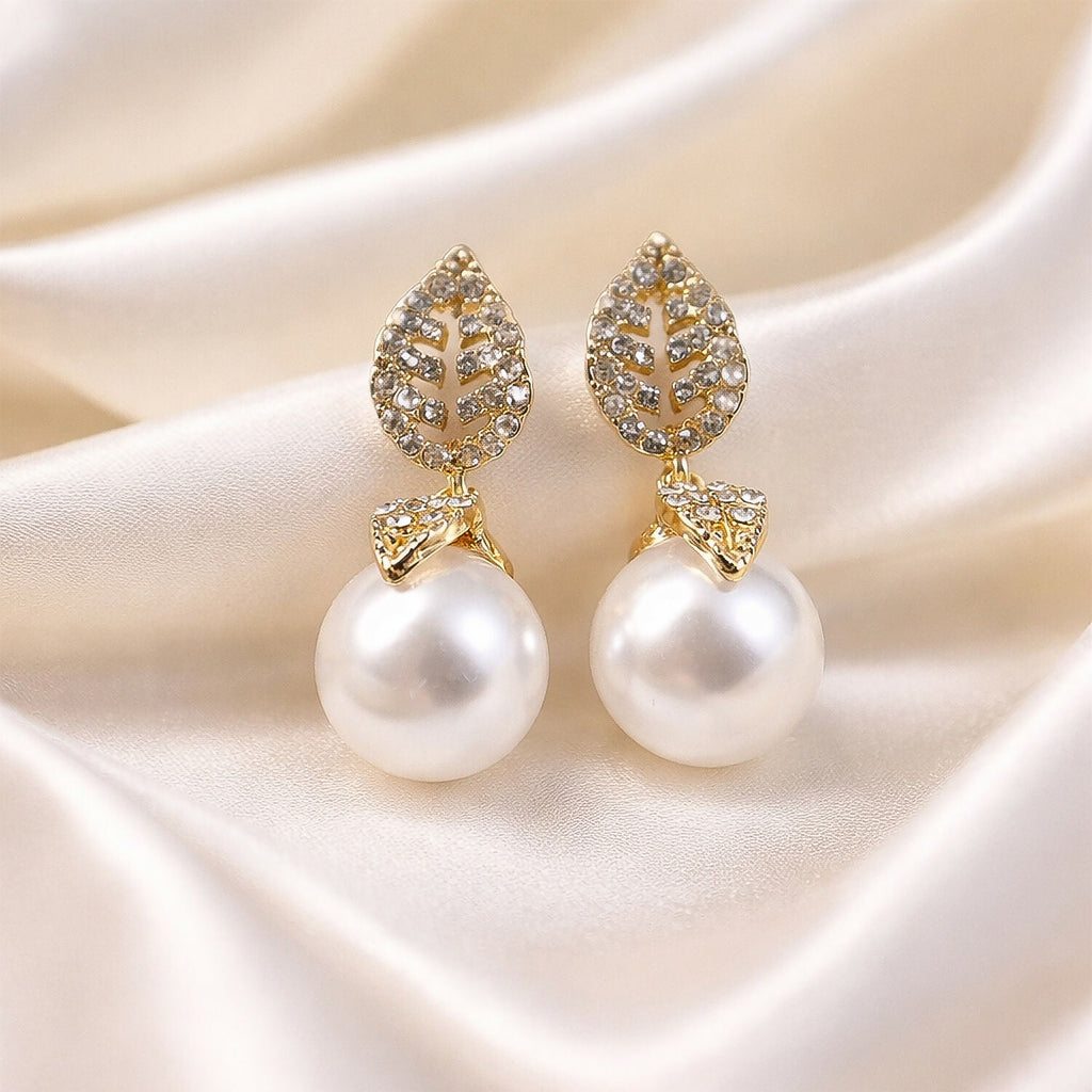 Gold Leaf Pearl Drop Earrings – Lightweight Korean Style Elegance