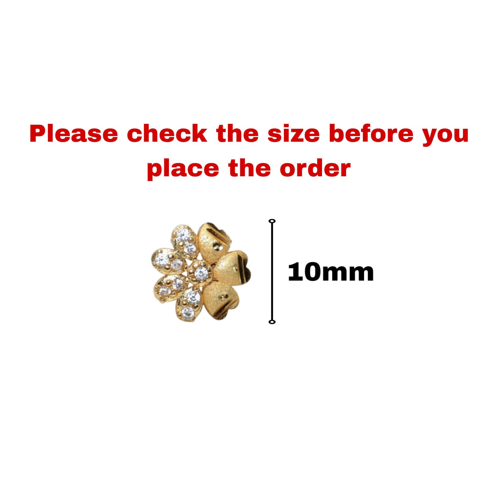 Gold Floral Stud Earrings – Elegant Diamond-Cut Finish