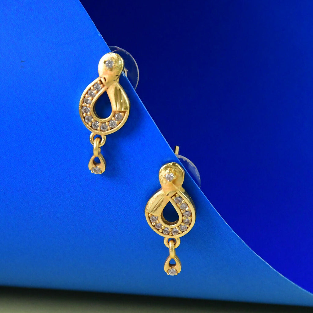 Teardrop Shaped Stud Earrings – Elegant Crystal Inlay Design
