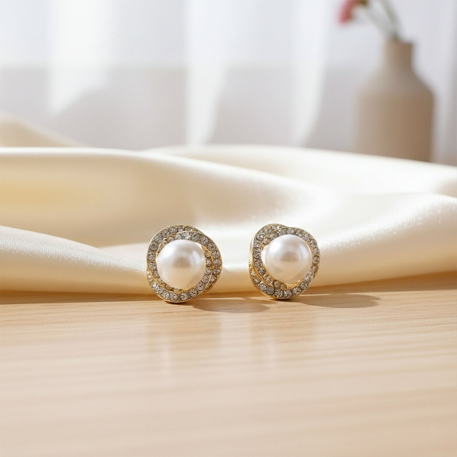 Pearl Floral Stud Earrings – Elegant Korean Style Jewelry