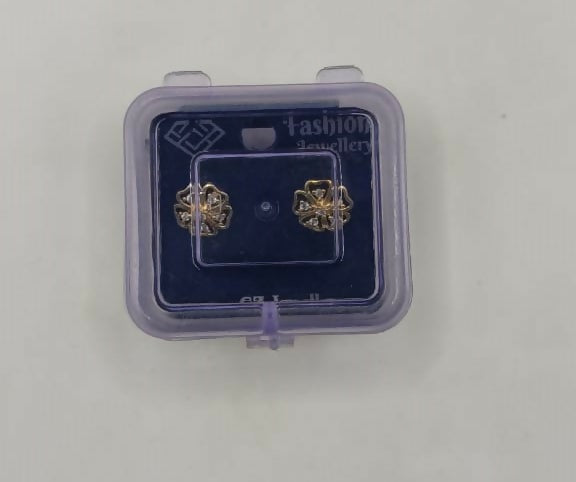 Gold-Plated Flower Stud Earrings – Elegant Pink Cubic Zirconia