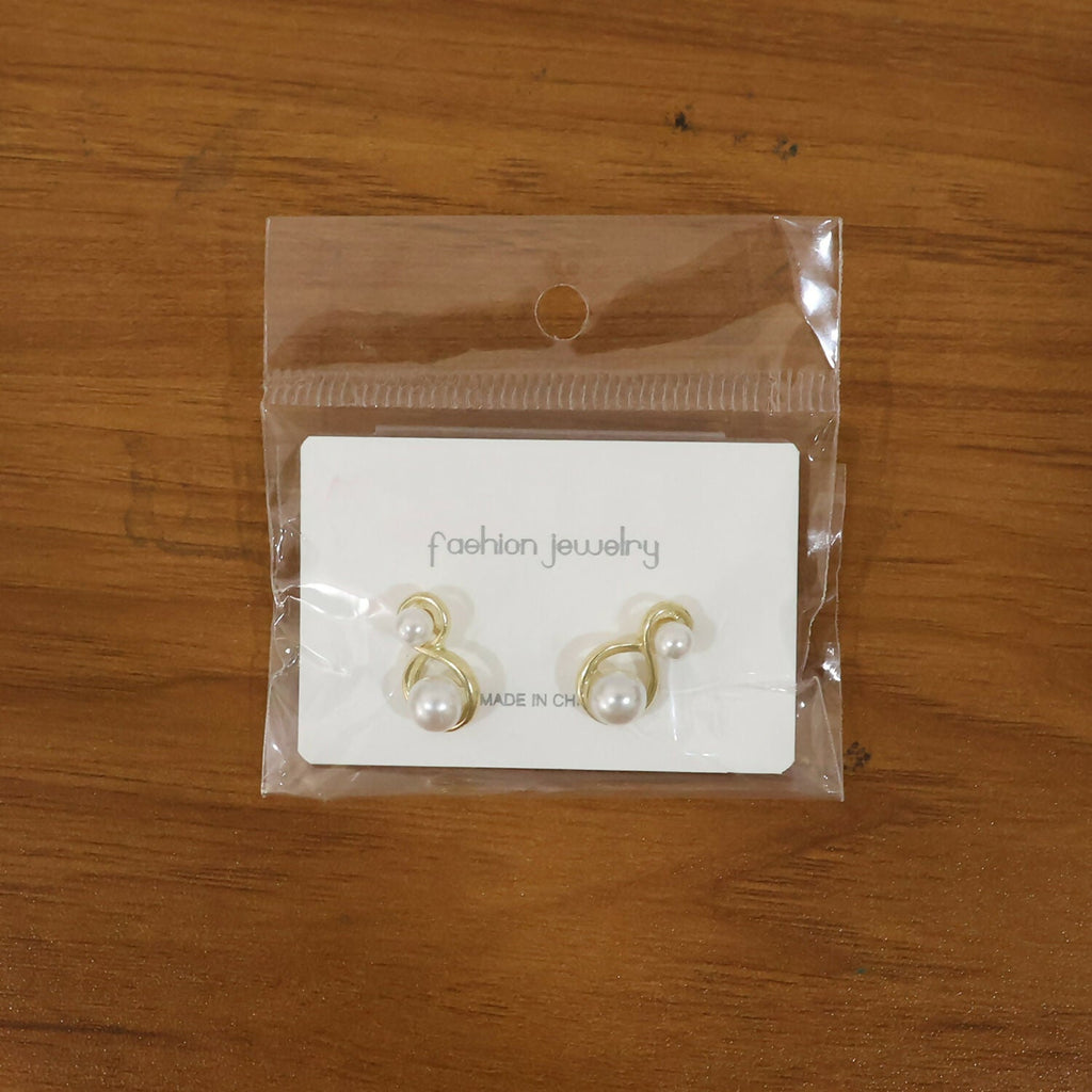 Korean Pearl Stud Earrings – Elegant Infinity Design