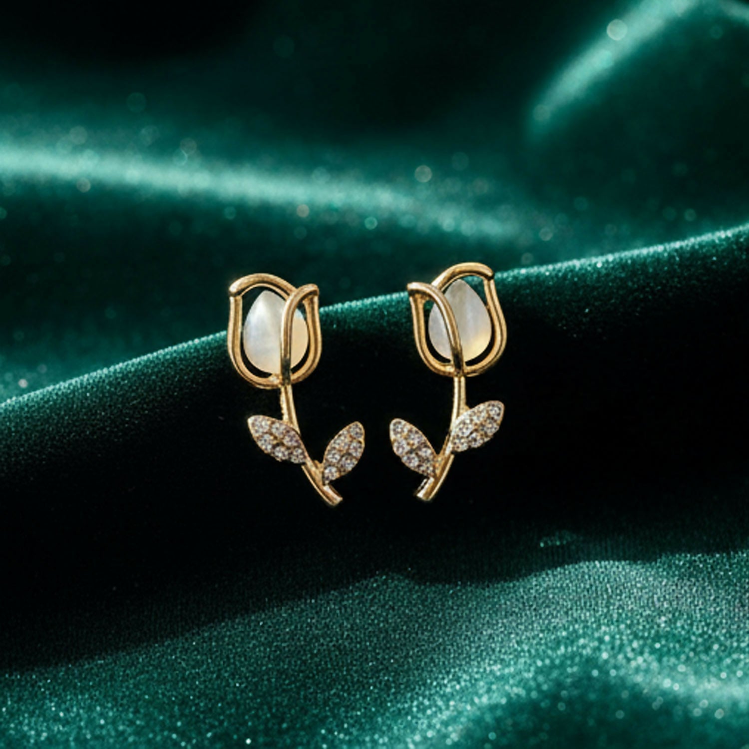 Pearl Tulip Stud Earrings – Elegant Korean Style Floral Jewelry
