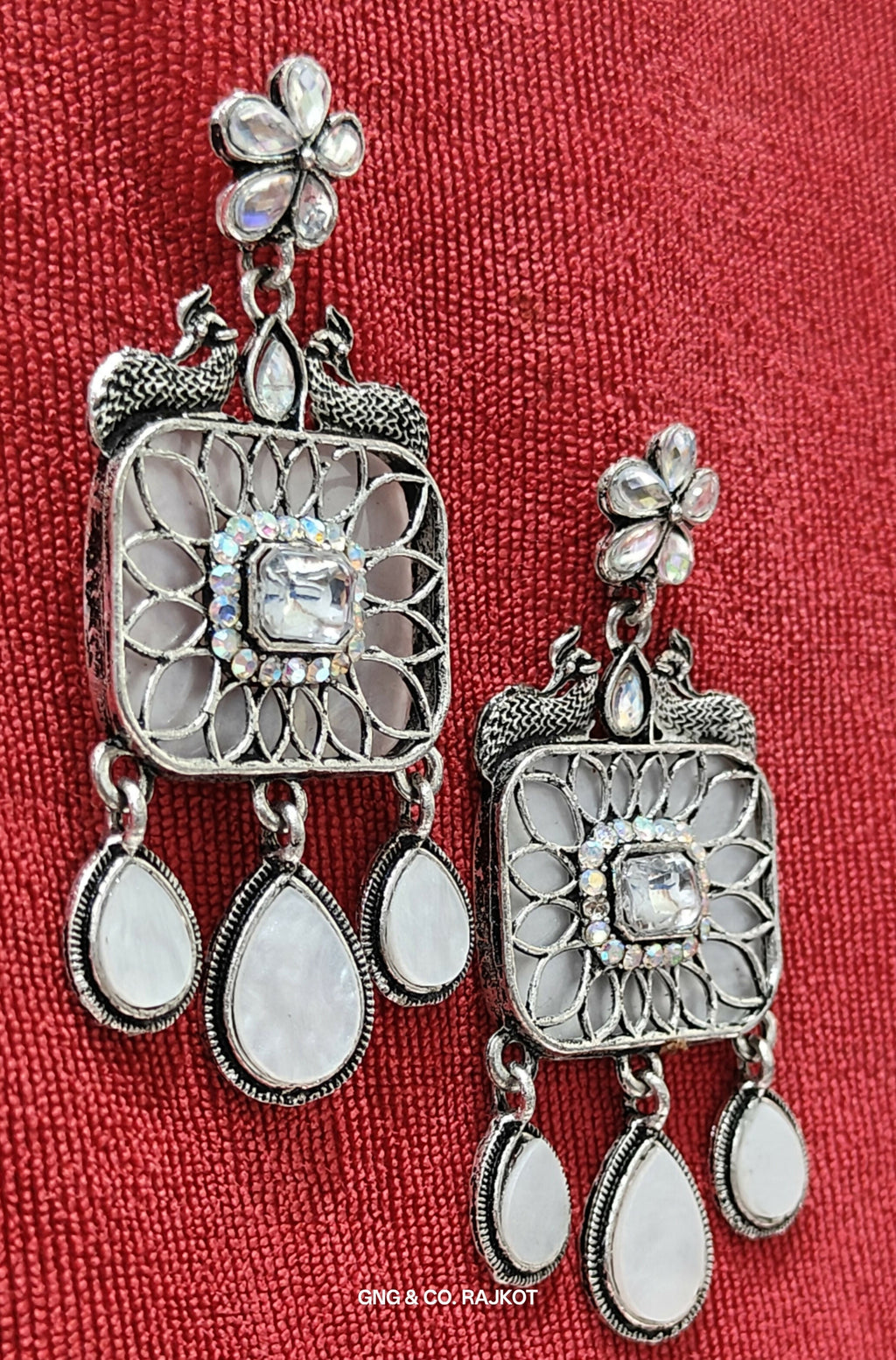 Silver Earrings – Intricate Antique Craftsmanship