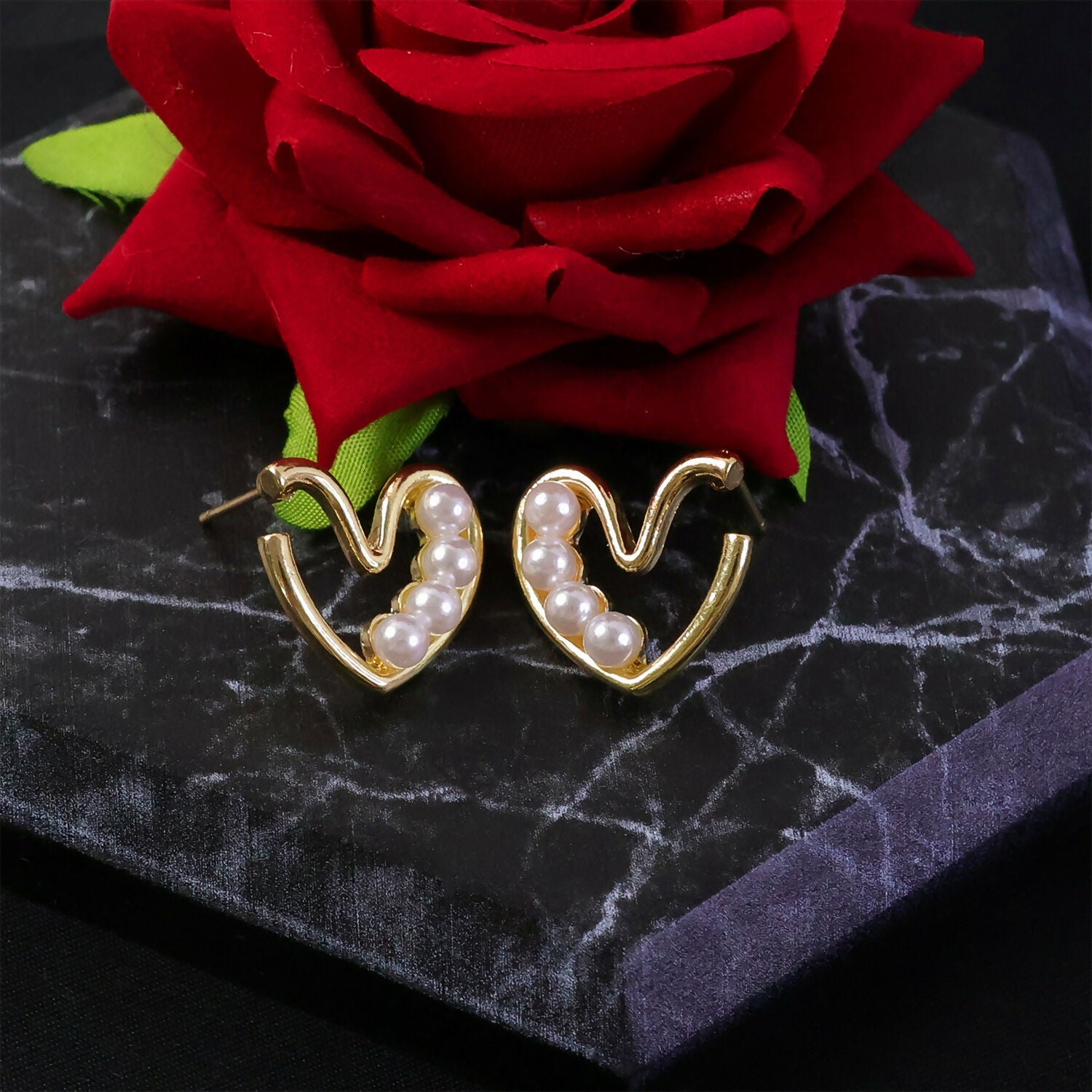 Gold Plated Swan Pearl Stud Earrings – Elegant Lightweight Jewelry