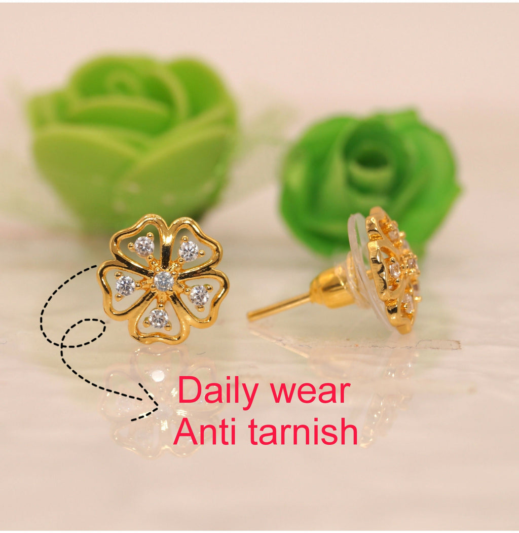 Gold-Plated Flower Stud Earrings – Elegant Pink Cubic Zirconia