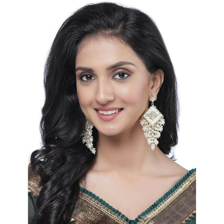 Kundan Chandelier Earrings – Elegant Silver Pearl Jhumka Drops
