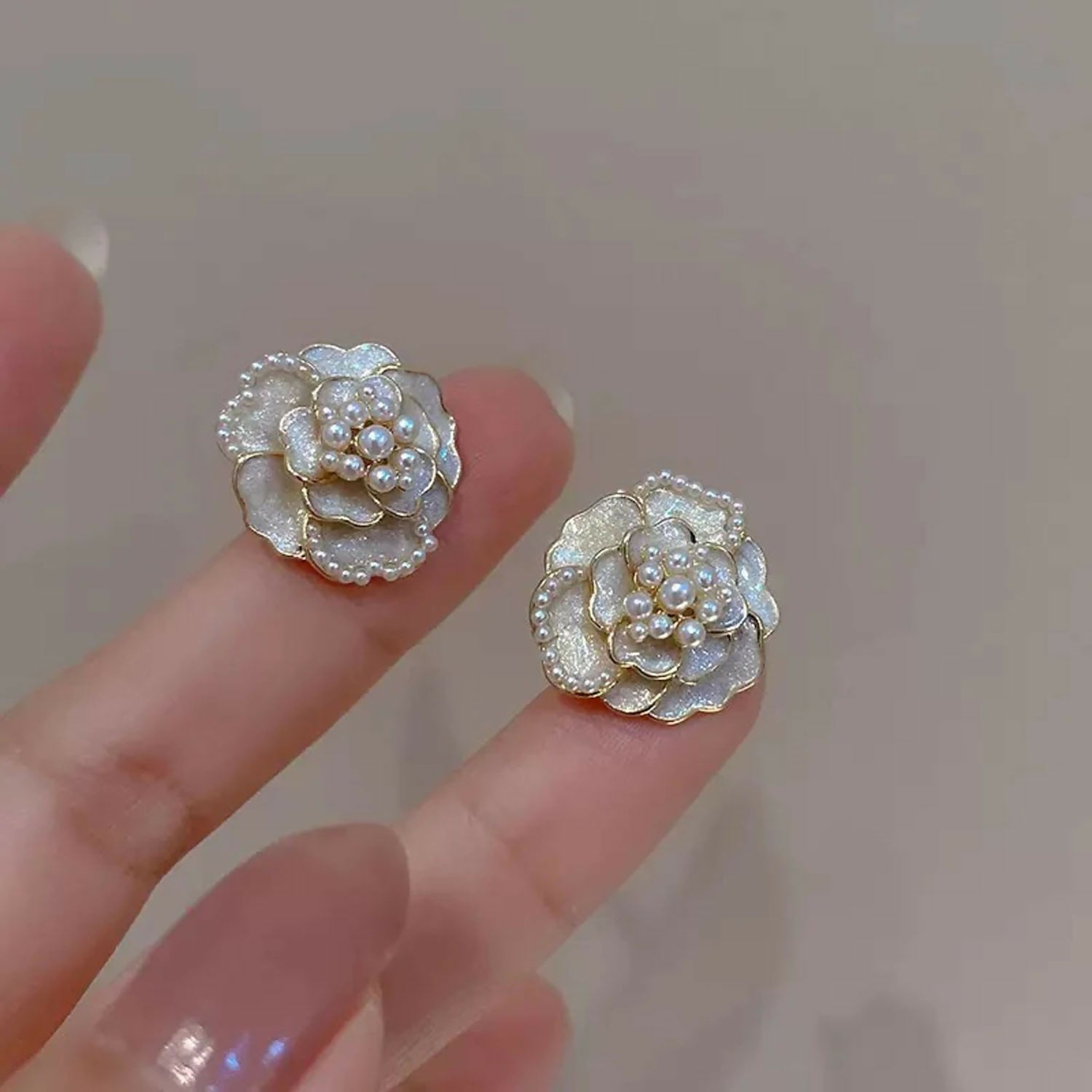 White Camellia Flower Stud Earrings – Elegant Micro-Pearl Accents