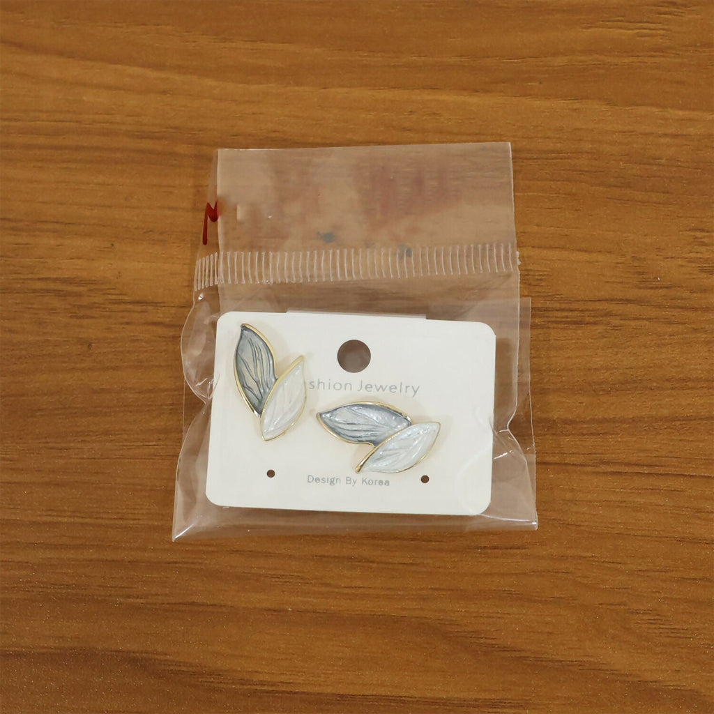 Leaf Stud Earrings – Minimalist Korean Pearlescent Elegance