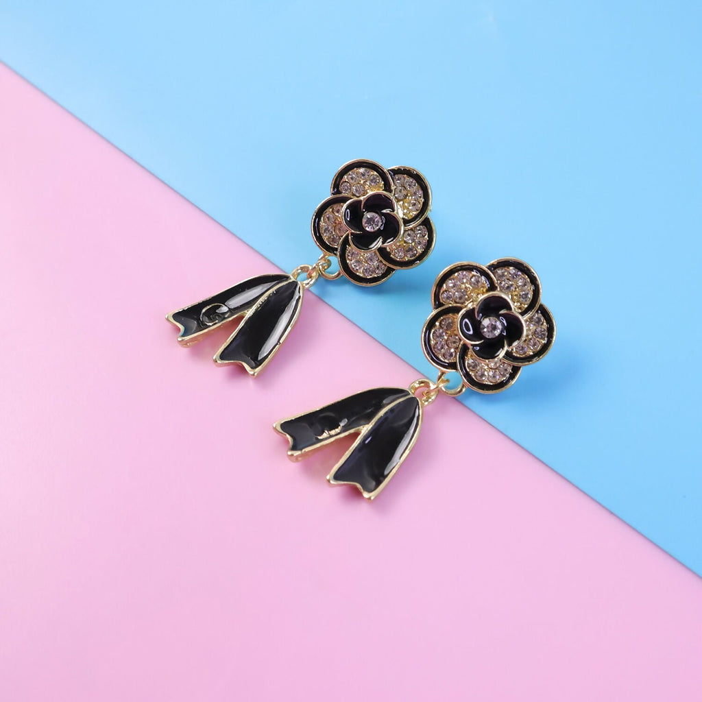 Korean Leaf Pearl Stud Earrings – Elegant Gold Plated Jewelry