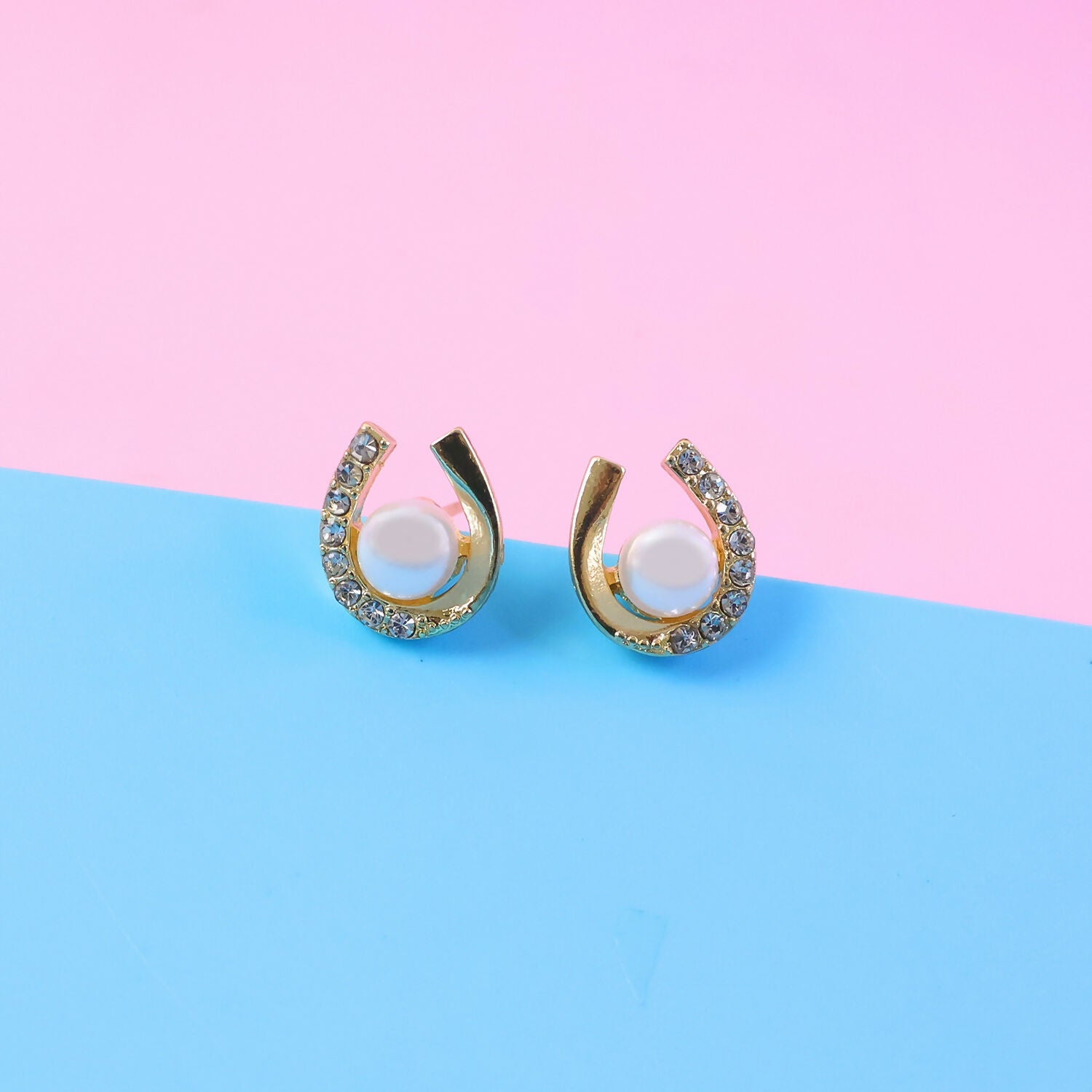 Pearl U-Shape Stud Earrings – Korean Style Elegant Fashion Jewelry
