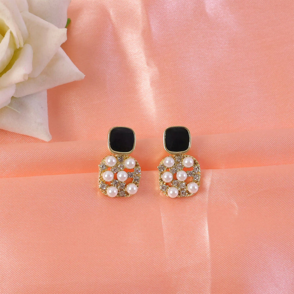 Korean Style Bow Pearl Earrings – Elegant Lightweight Drop Design
