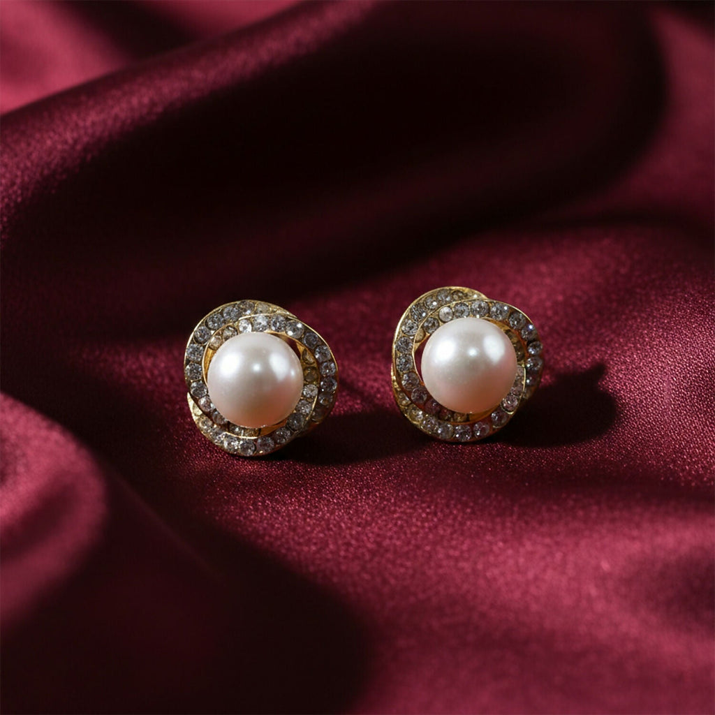 Pearl Floral Stud Earrings – Elegant Korean Style Jewelry