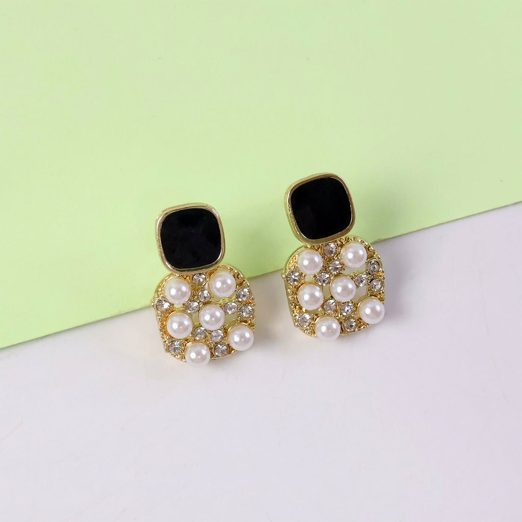 Korean Style Bow Pearl Earrings – Elegant Lightweight Drop Design