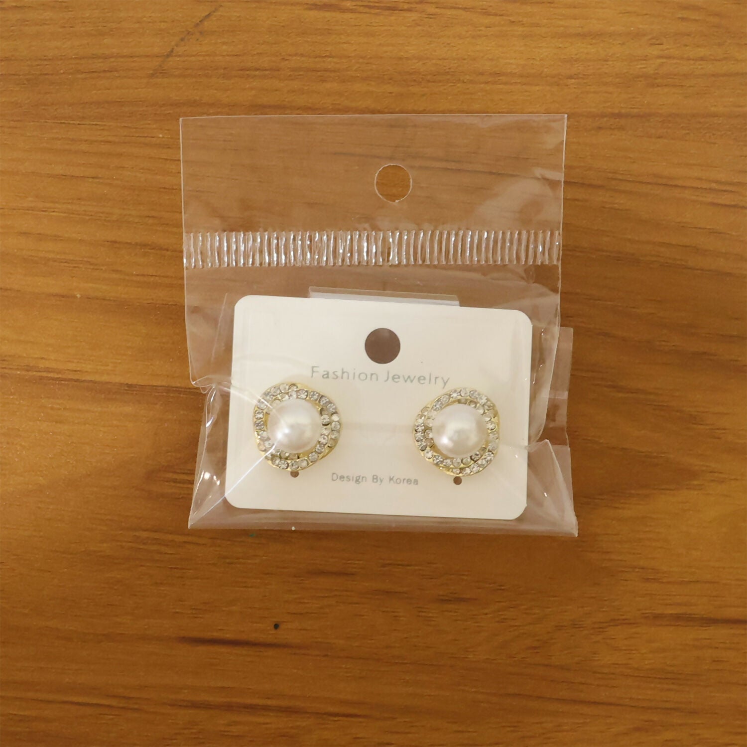 Pearl Floral Stud Earrings – Elegant Korean Style Jewelry