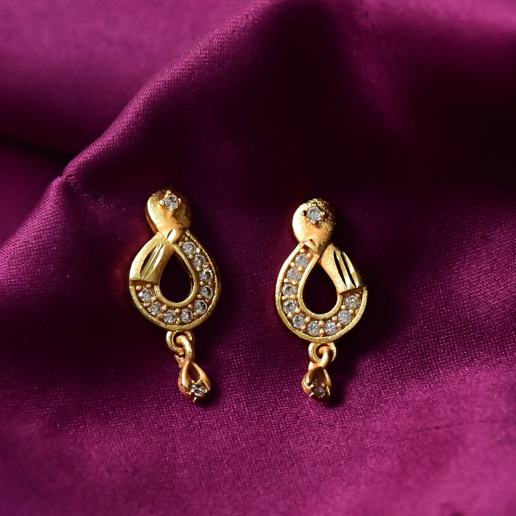 Teardrop Shaped Stud Earrings – Elegant Crystal Inlay Design