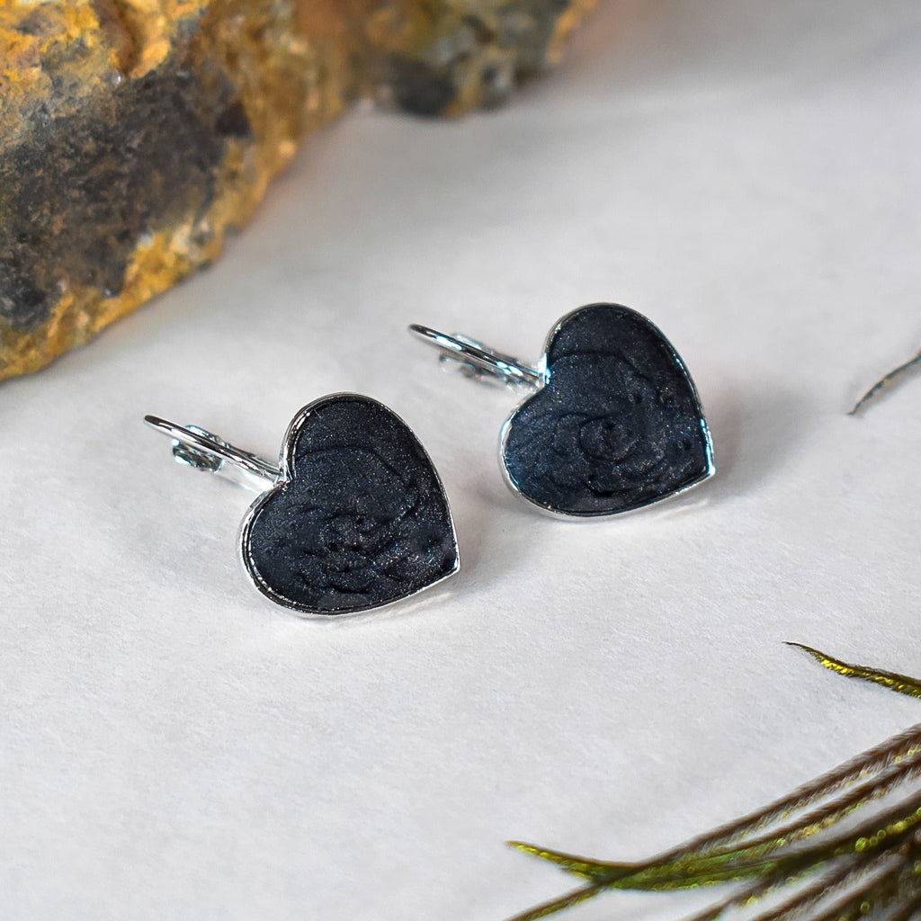Black Heart Earrings – Stylish & Elegant | HV