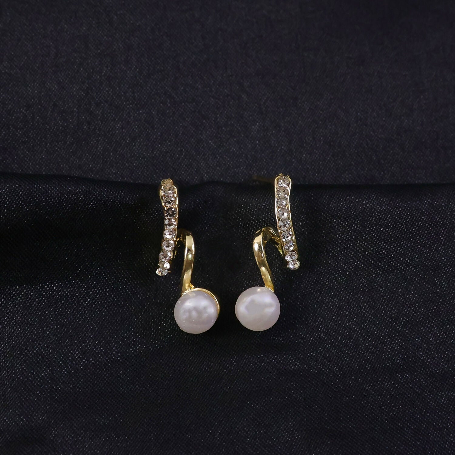 Gold Pearl Drop Earrings for Women – Elegant Korean Style
