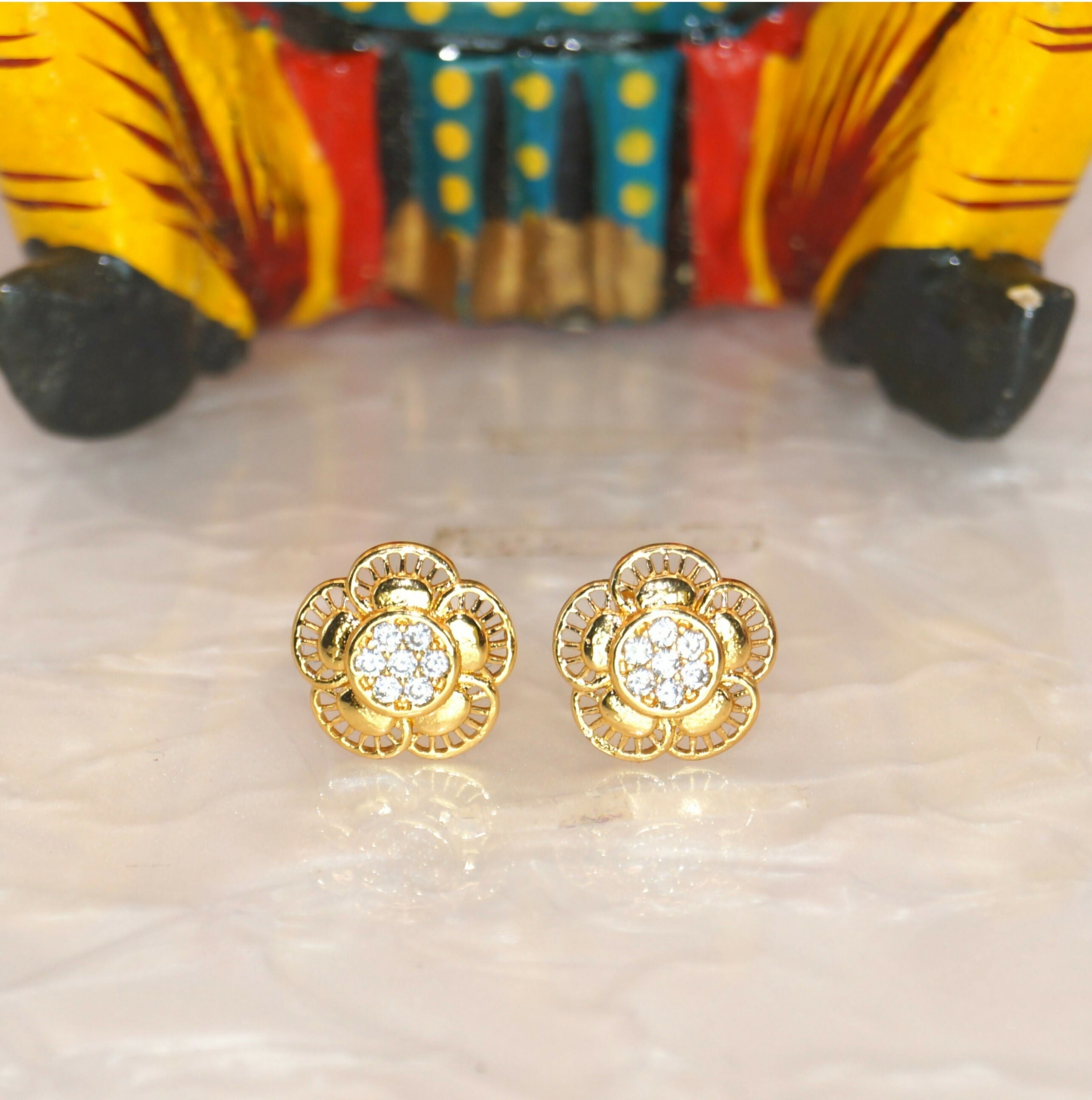 Gold-Plated Layered Flower Stud Earrings – Elegant Daily Wear