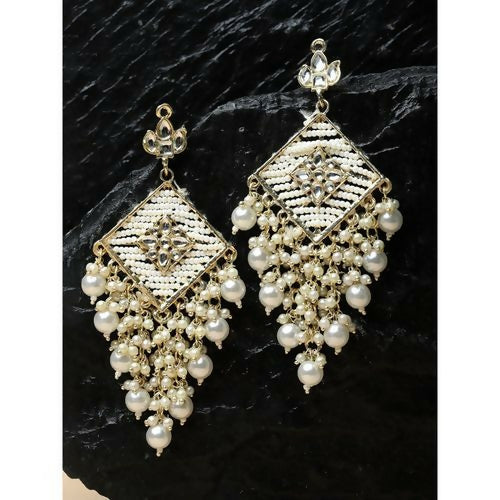 Kundan Chandelier Earrings – Elegant Silver Pearl Jhumka Drops