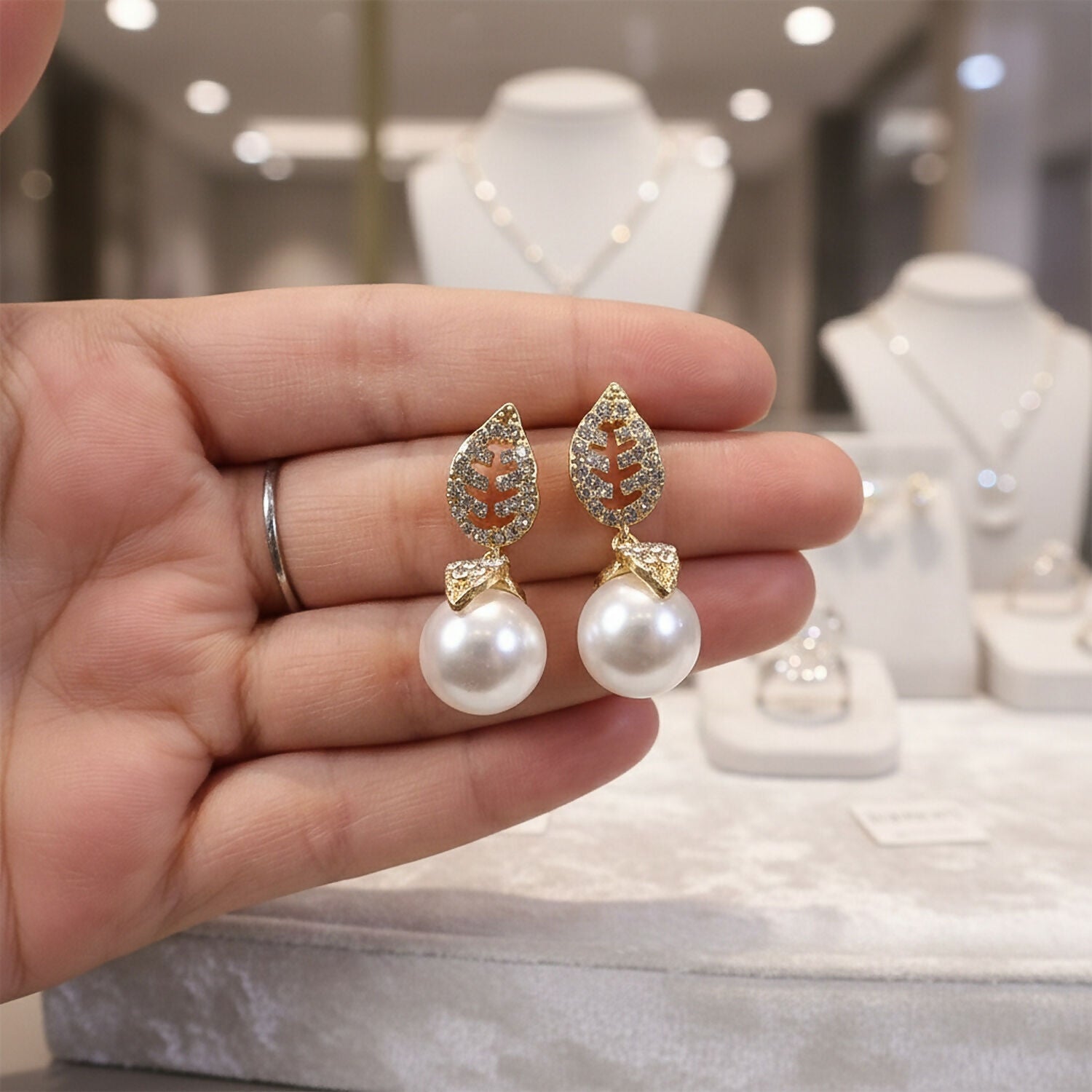 Gold Leaf Pearl Drop Earrings – Lightweight Korean Style Elegance