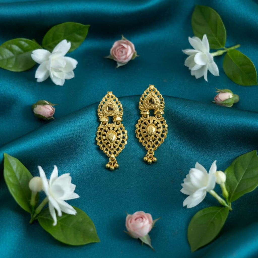 Golden Jhumki Earrings – Elegant Wedding Statement Jewellery