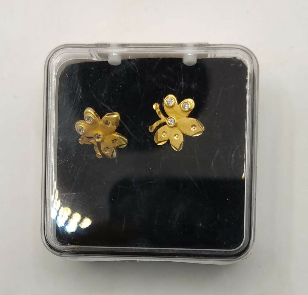 Gold Plated Floral Stud Earrings – Elegant Everyday Wear