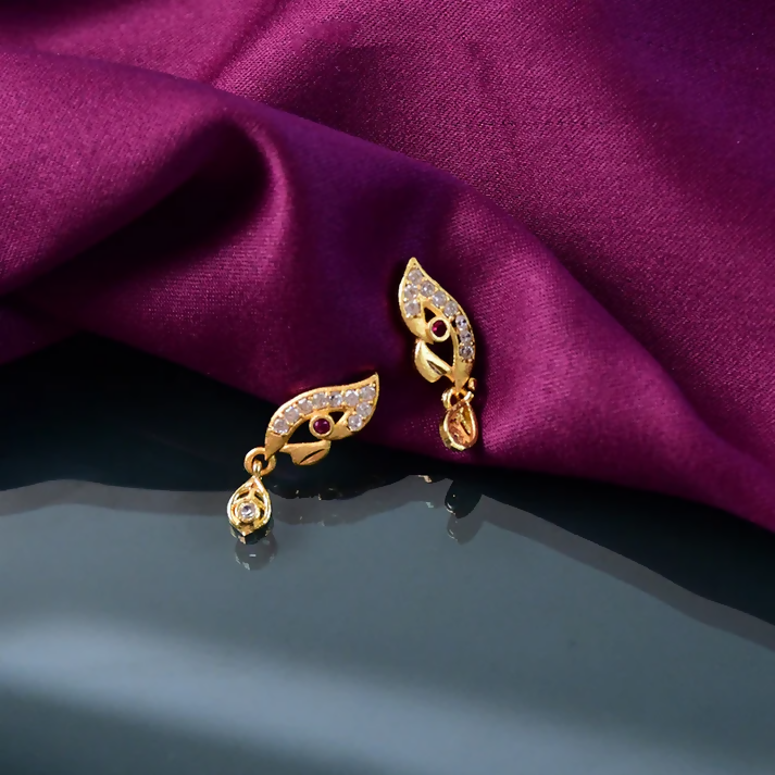 Gold Earrings – Luxury Curved Design with Sparkling Stone Inlay