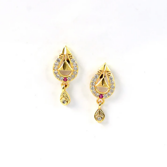 Teardrop Gold Earrings – Elegant Cutwork Design with Hanging Stone