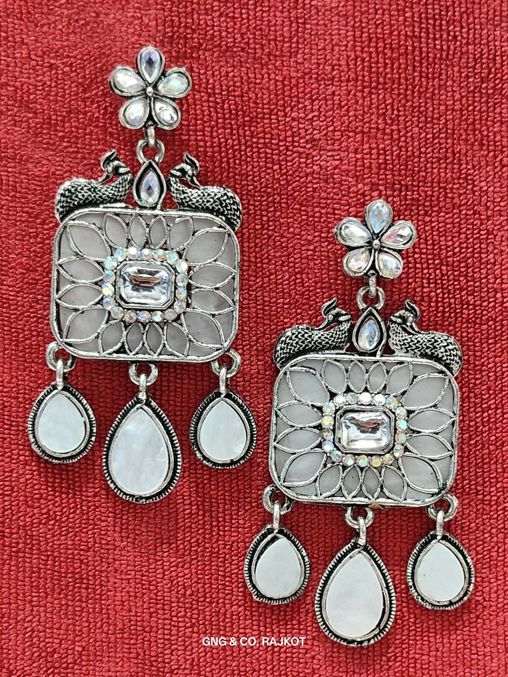 Silver Earrings – Intricate Antique Craftsmanship