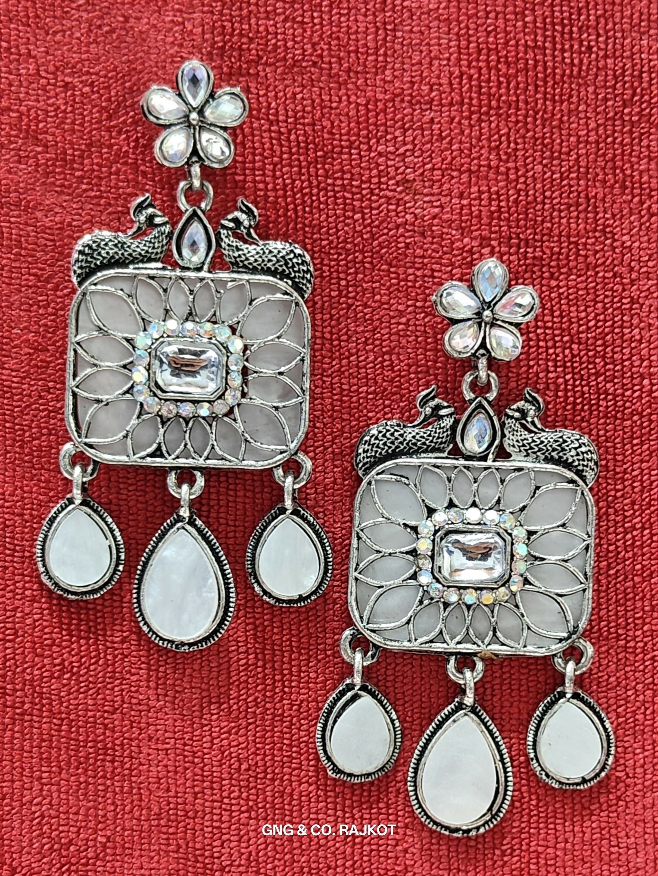 Silver Earrings – Intricate Antique Craftsmanship