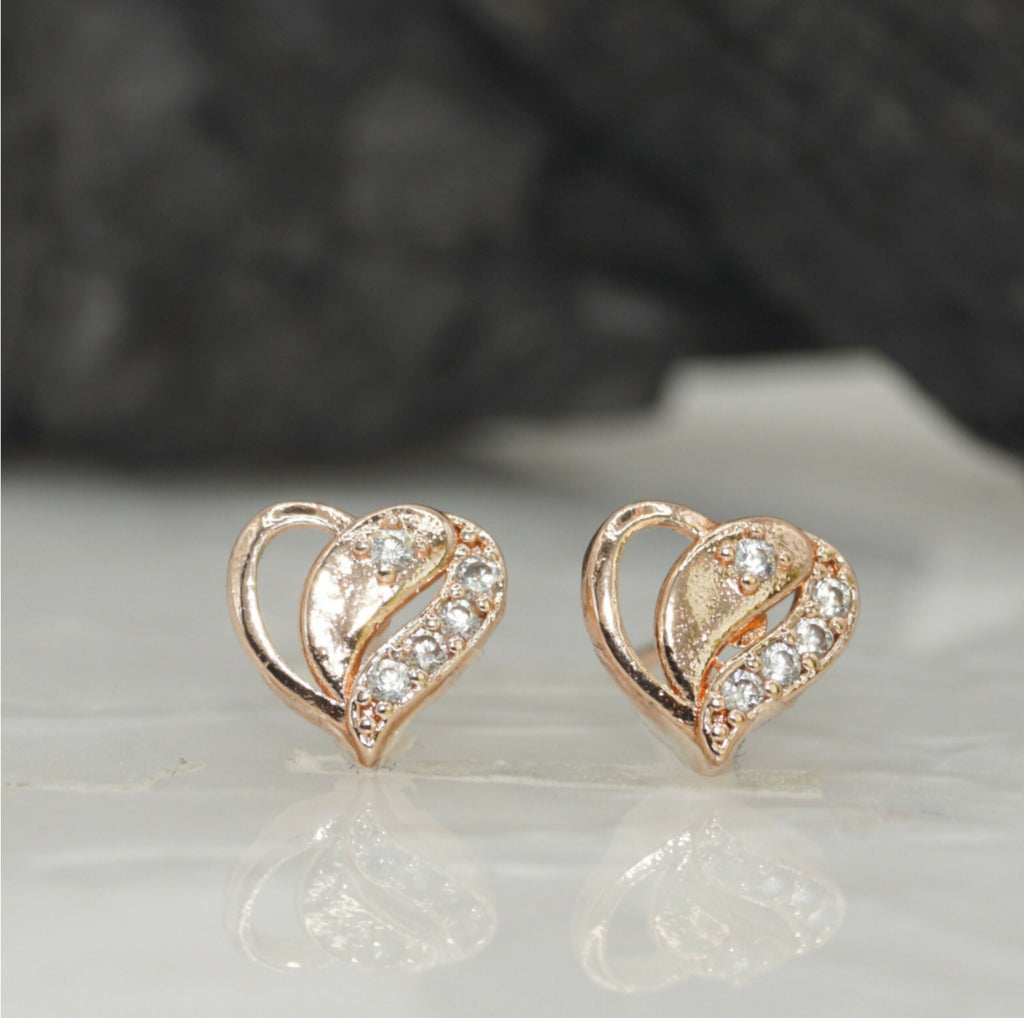 Rose Gold Heart Stud Earrings – Elegant Simulated Diamond Sparkle