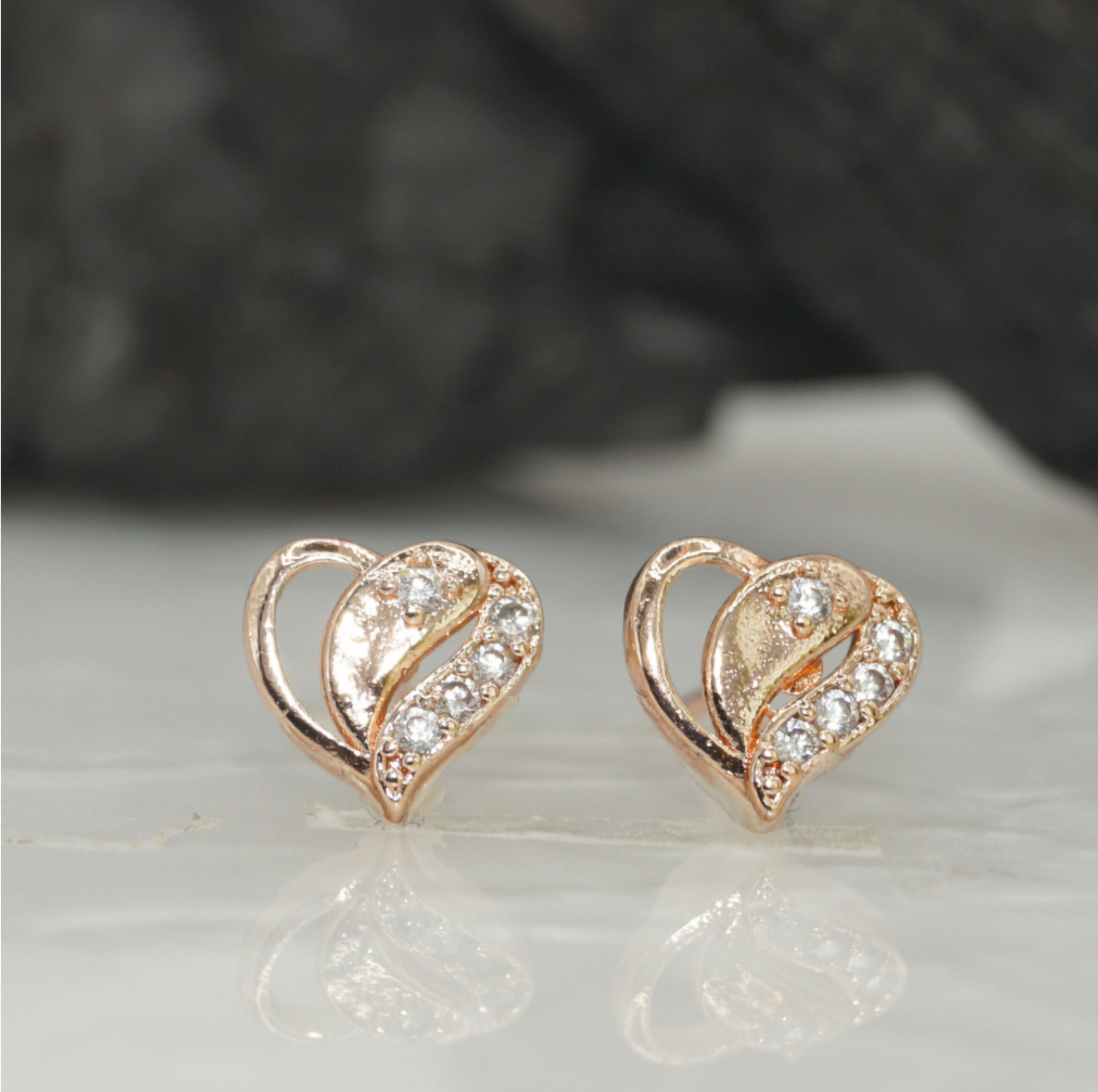 Rose Gold Heart Stud Earrings – Elegant Simulated Diamond Sparkle