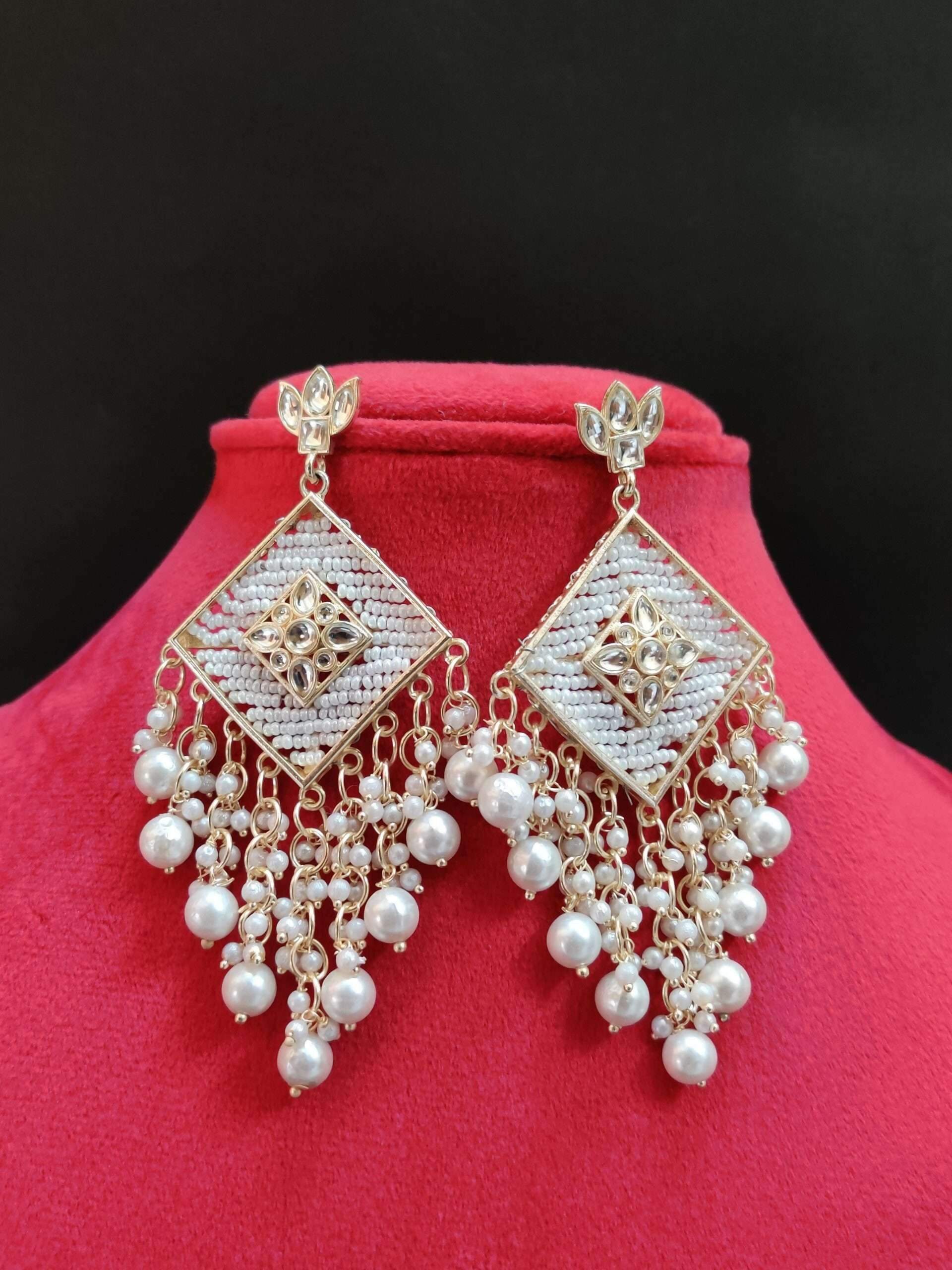 Kundan Chandelier Earrings – Elegant Silver Pearl Jhumka Drops
