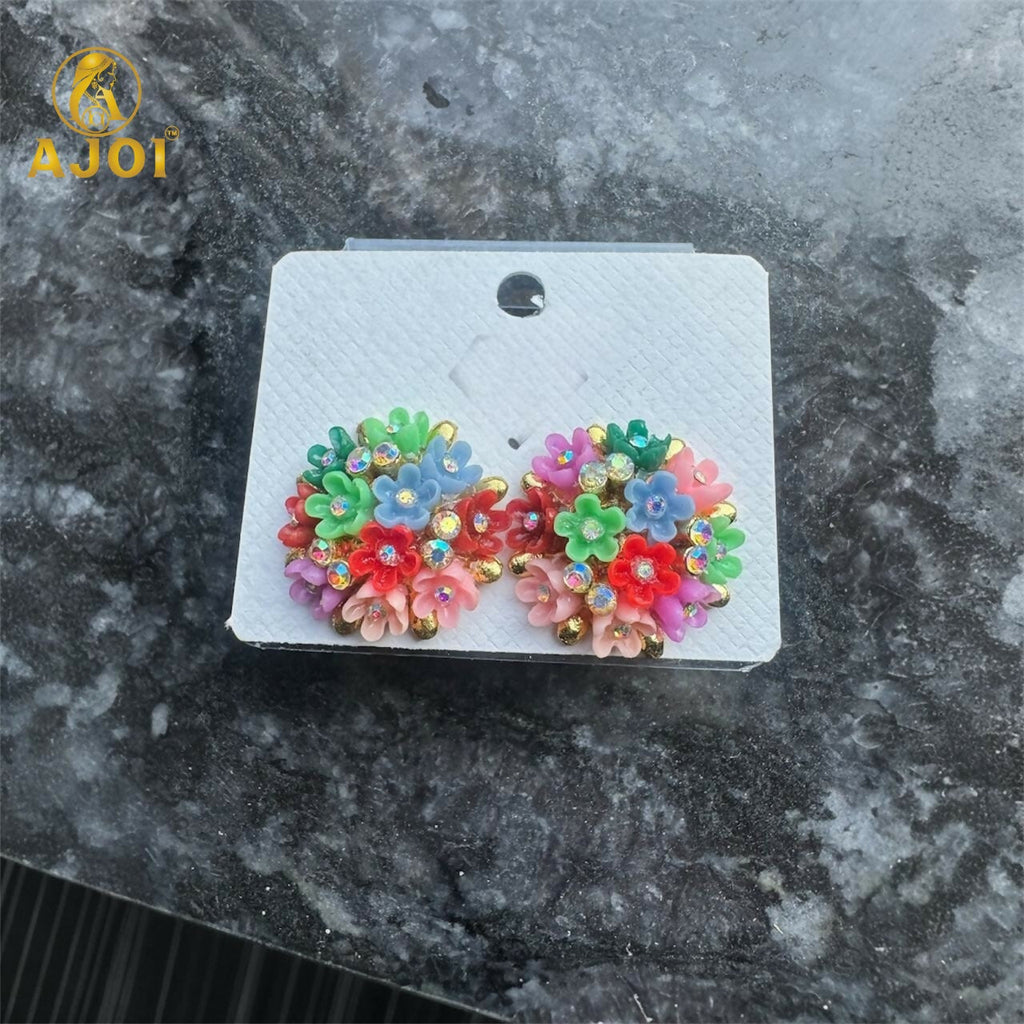Flower Cluster Earrings – Elegant Multicolor Crystal Studs