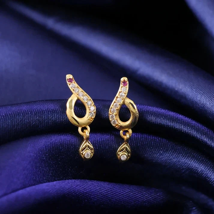 Curved Leaf Gold Earrings – Minimal Elegant Crystal Detailing