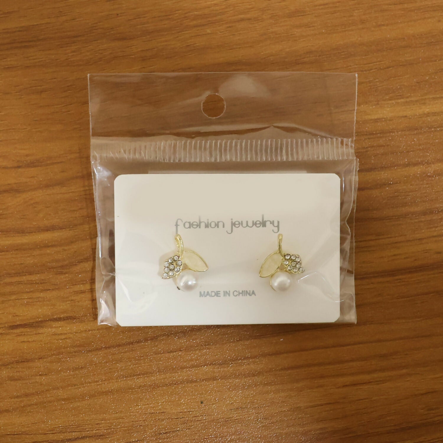 Korean Pearl Leaf Stud Earrings – Premium Gold Plated Elegance