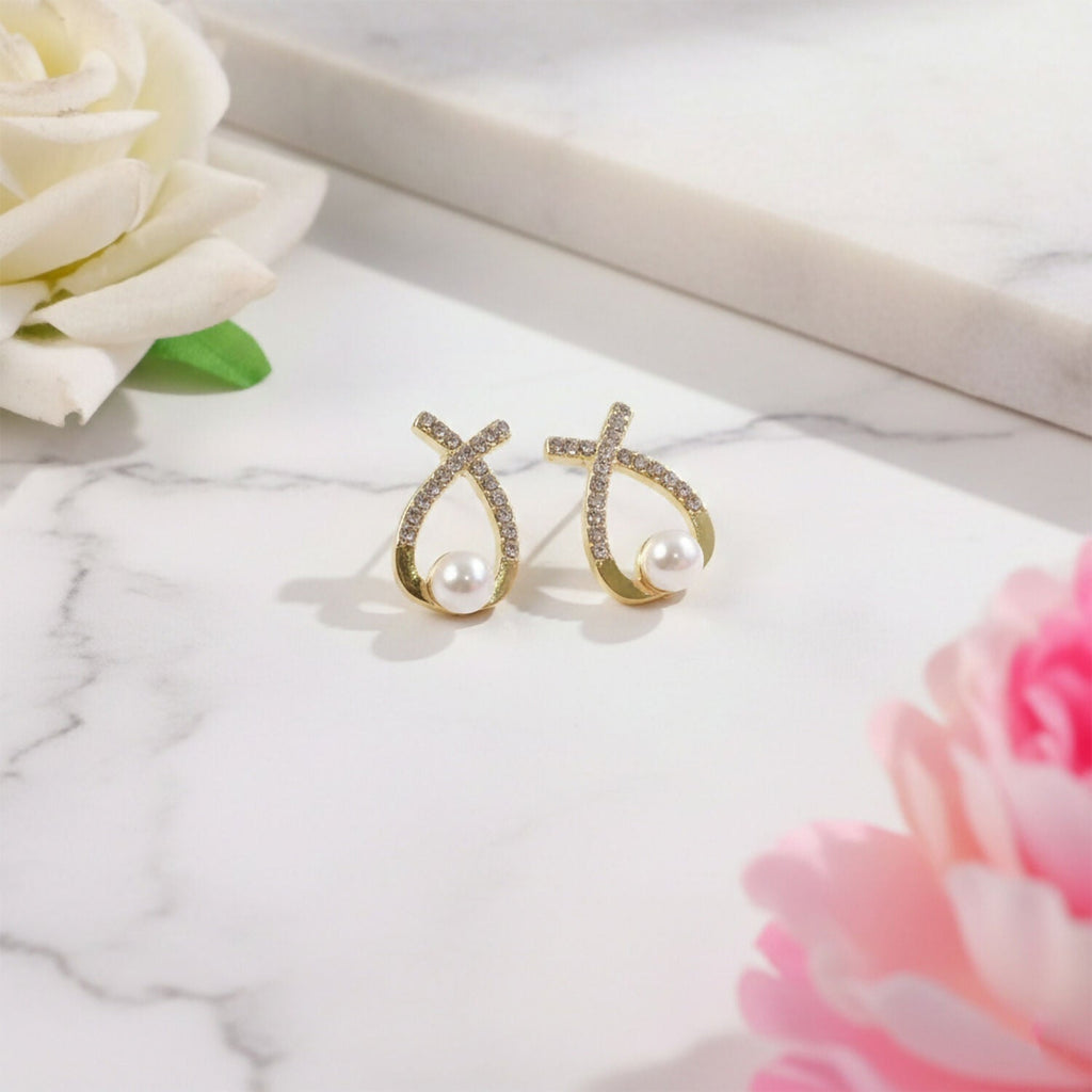 Crystal Pearl Drop Stud Earrings – Elegant Korean Style Design