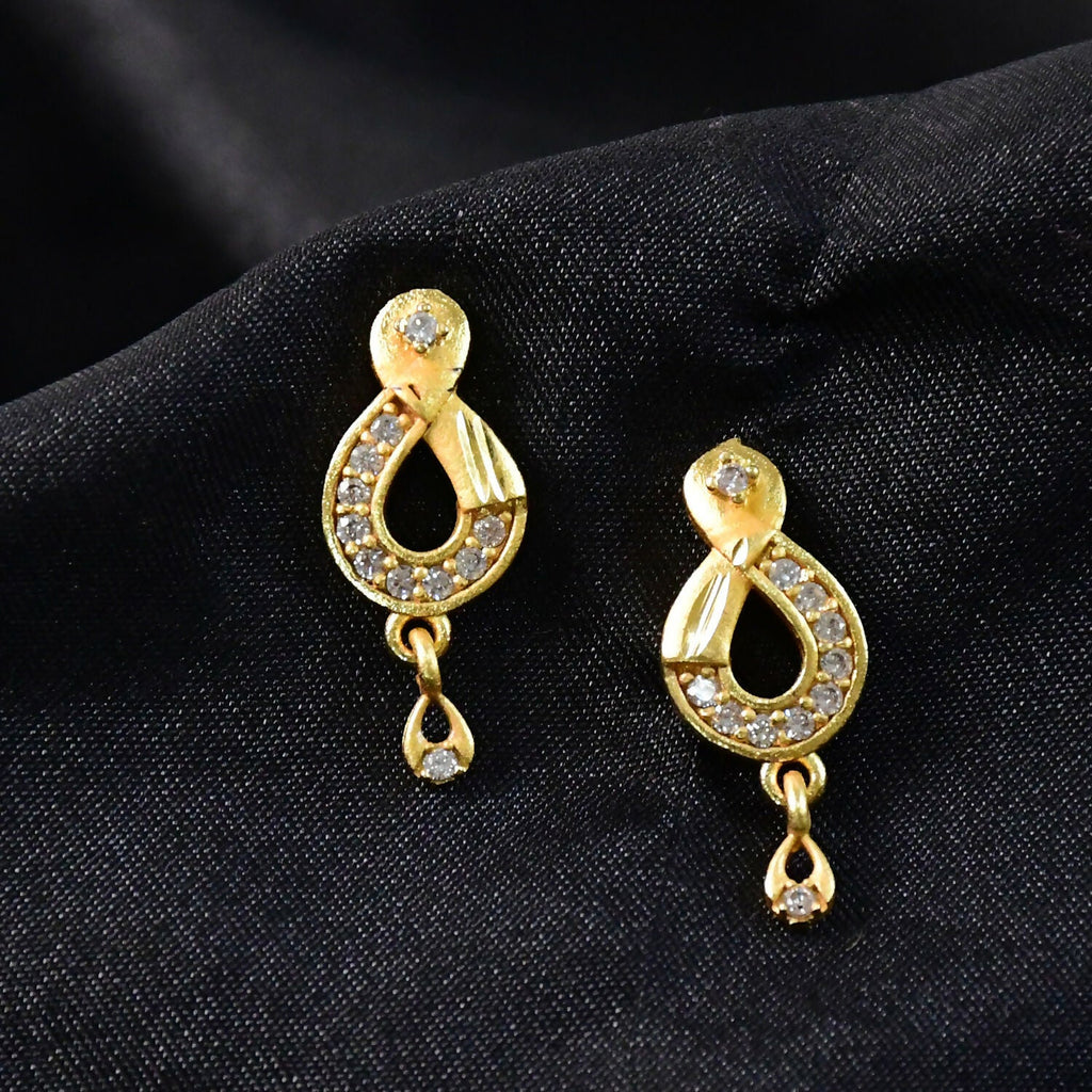 Teardrop Shaped Stud Earrings – Elegant Crystal Inlay Design