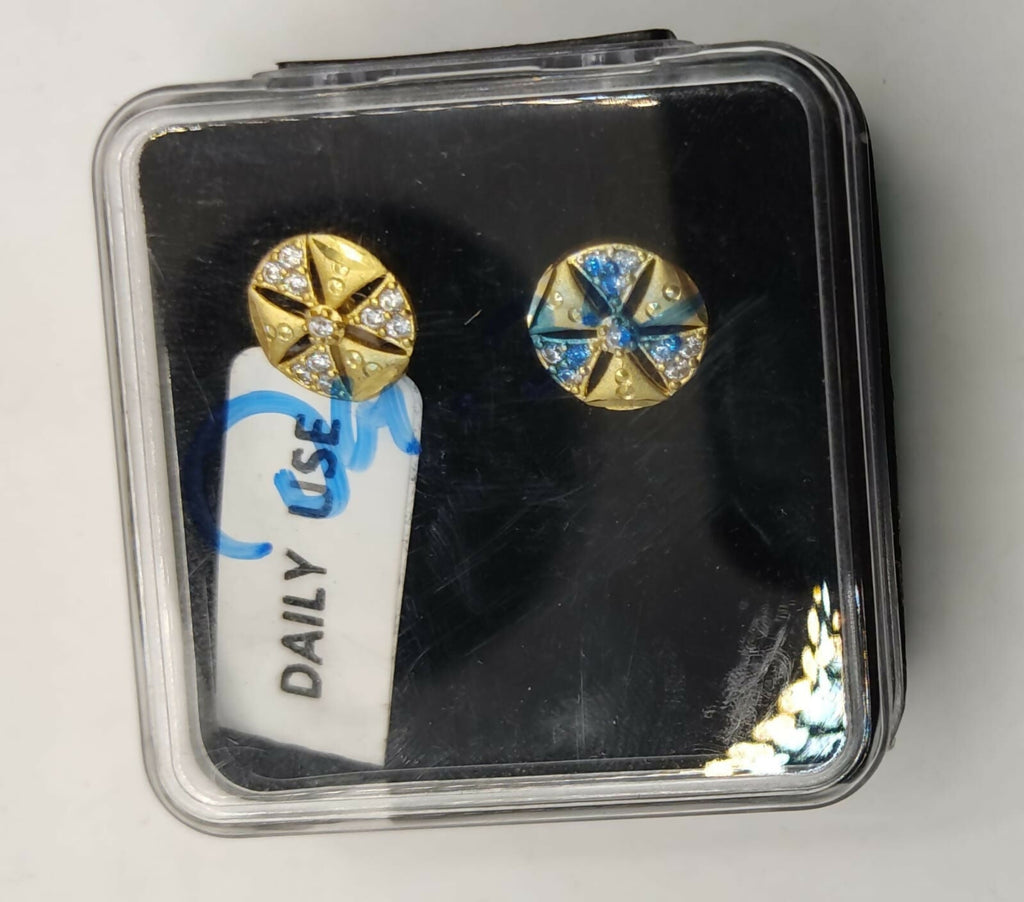 Gold-Plated Diamond-Cut Stud Earrings – Elegant Daily Wear